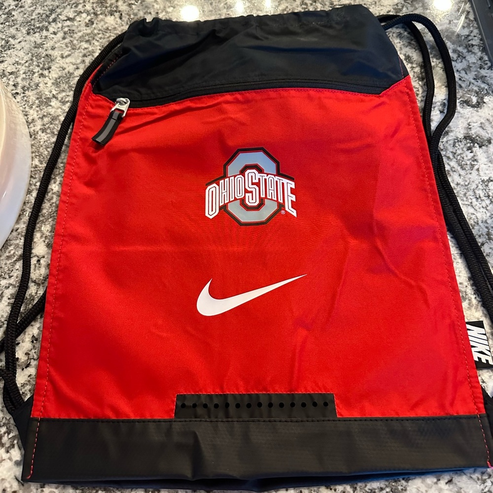 Excellent used condition!  Nike Ohio State University drawstring sling bag!